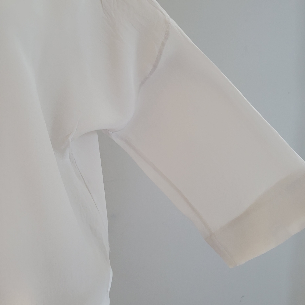 Everlane The Clean Silk V Neck ¾ Sleeve Blouse 6 - Picture 9 of 11